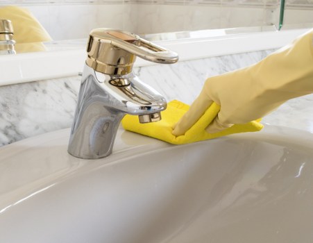 Detailed kitchen and bathroom cleaning in a Greenwich residence